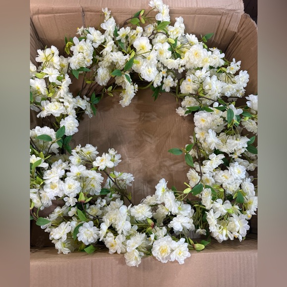 Cherry Blossom Wreath 30” White New - Picture 4 of 8
